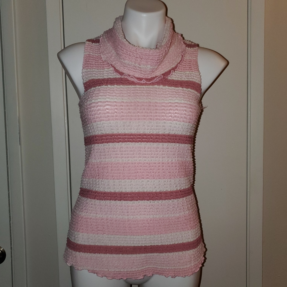 Sleeveless top by Anna
